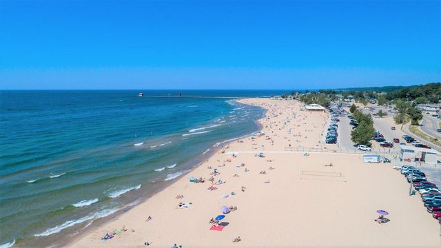 1159 S Harbor Drive B-3, Grand Haven City, MI 49417