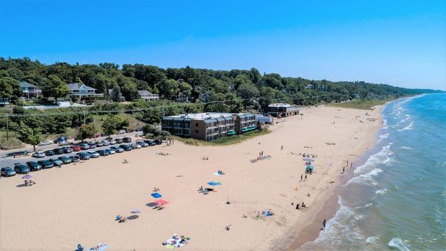 1159 S Harbor Drive B-3, Grand Haven City, MI 49417