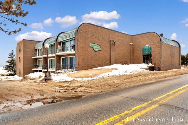 1159 S Harbor Drive B-3, Grand Haven City, MI 49417