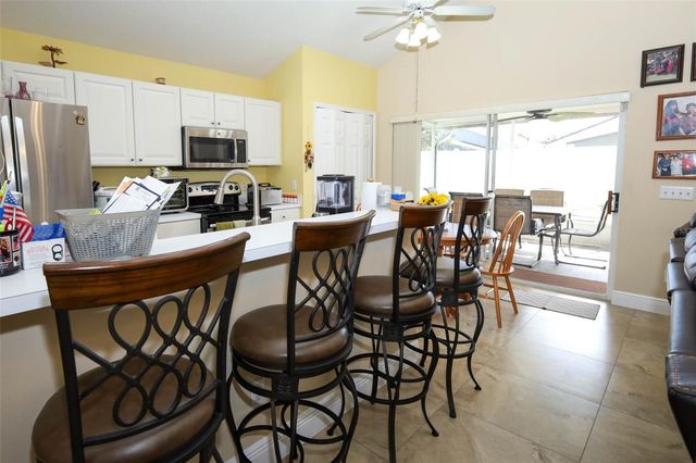 412 KINGS EAGLE LANE, Apopka, FL 32712