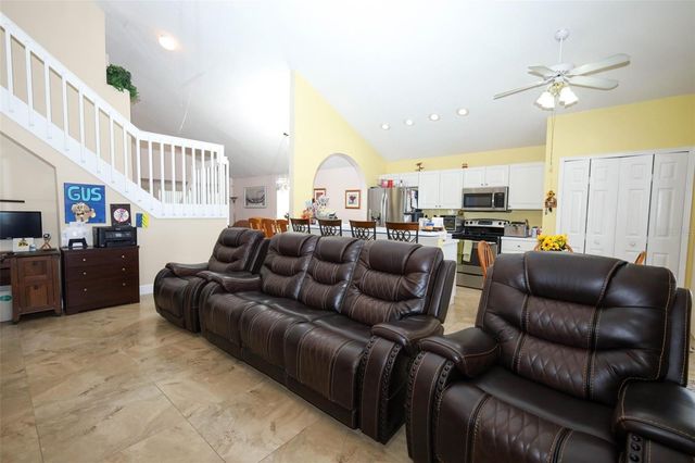 412 KINGS EAGLE LANE, Apopka, FL 32712