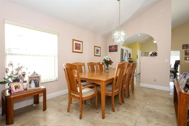 412 KINGS EAGLE LANE, Apopka, FL 32712