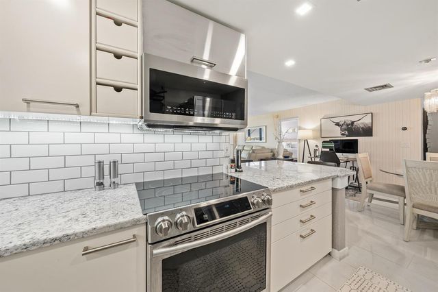 336 Golfview Road 614, North Palm Beach, FL 33408