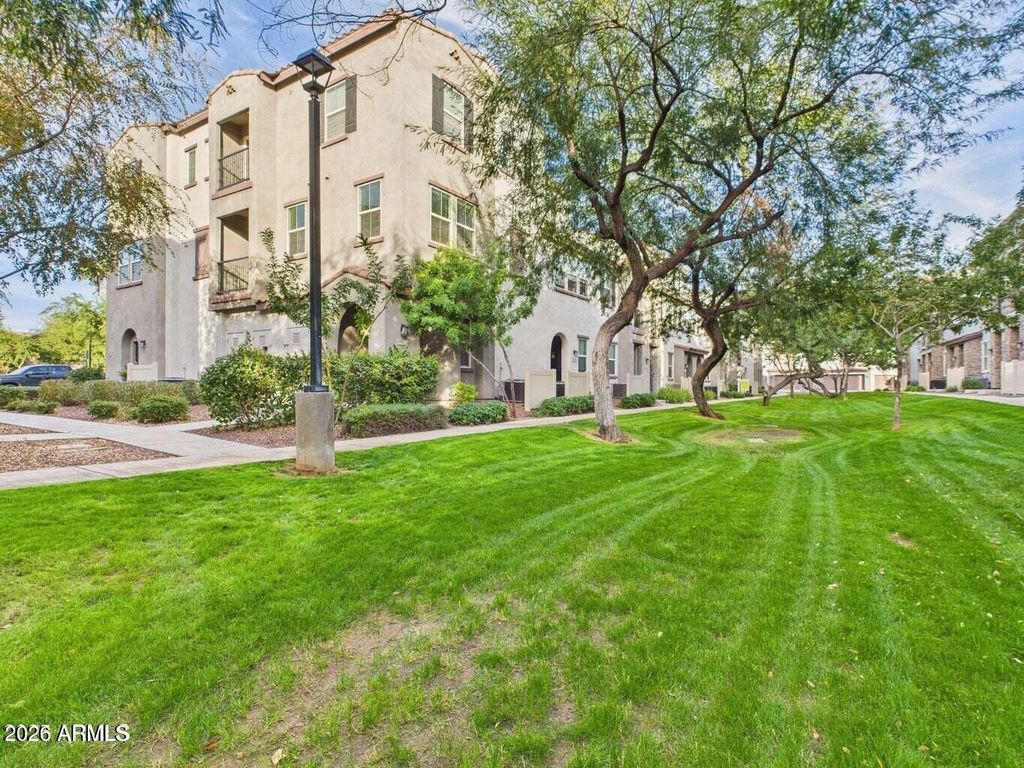 2367 E HUNTINGTON Drive, Phoenix, AZ 85040 — photo 4