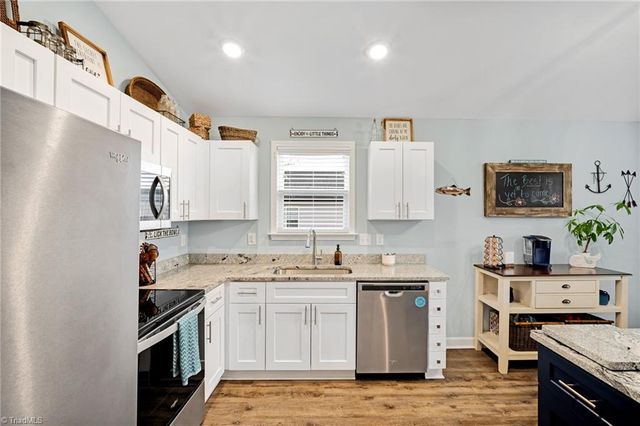 205 Bethlehem Avenue, Thomasville, NC 27360