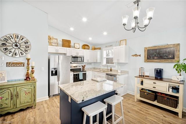 205 Bethlehem Avenue, Thomasville, NC 27360