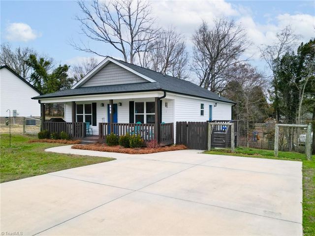 205 Bethlehem Avenue, Thomasville, NC 27360