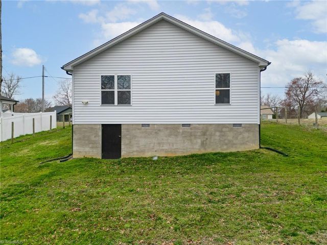 205 Bethlehem Avenue, Thomasville, NC 27360