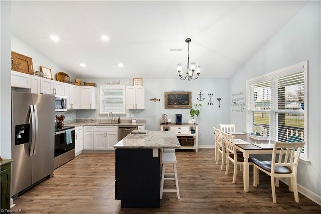 205 Bethlehem Avenue, Thomasville, NC 27360