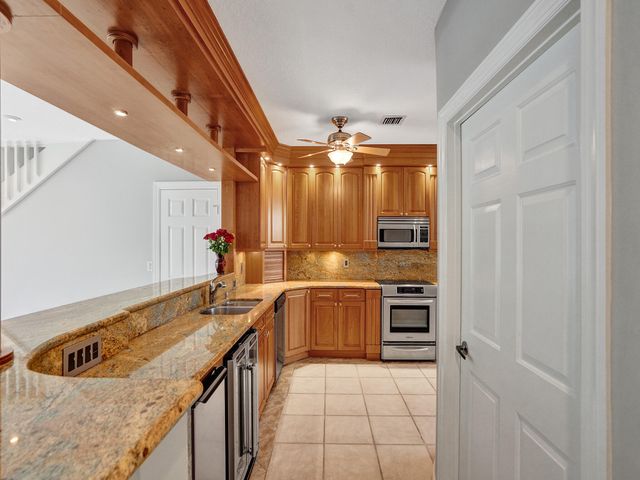 1210 W Las Olas Boulevard, Fort Lauderdale, FL 33312