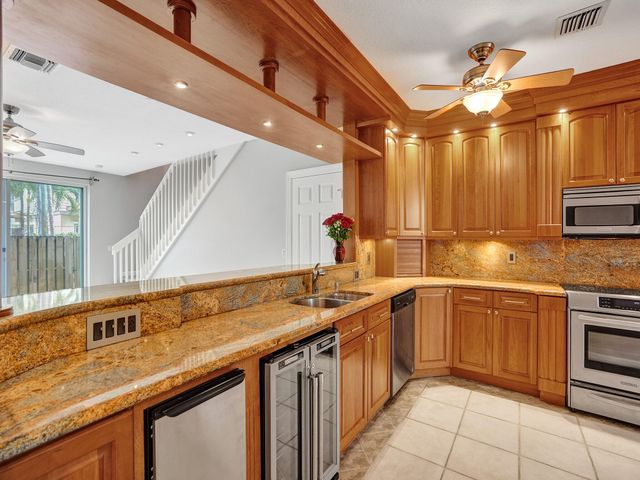 1210 W Las Olas Boulevard, Fort Lauderdale, FL 33312