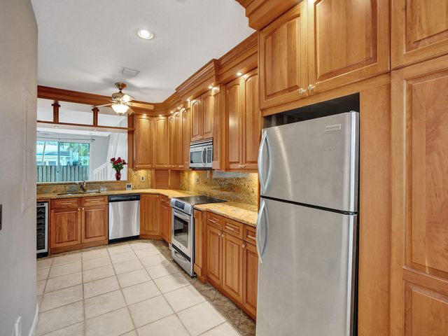 1210 W Las Olas Boulevard, Fort Lauderdale, FL 33312