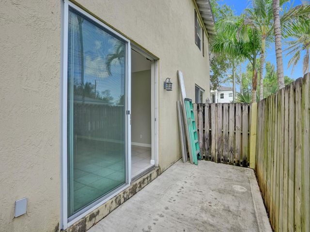 1210 W Las Olas Boulevard, Fort Lauderdale, FL 33312