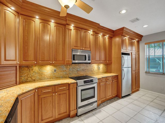 1210 W Las Olas Boulevard, Fort Lauderdale, FL 33312