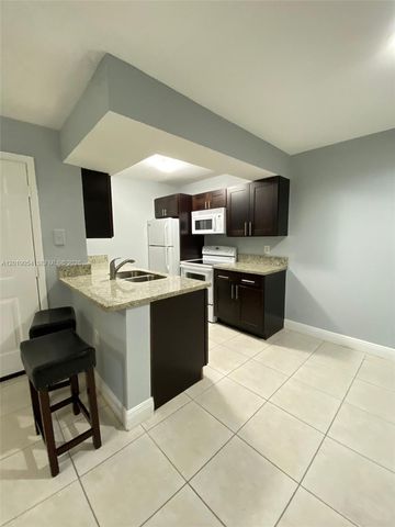 15551 SW 104th Ter 8111, Miami, FL 33196