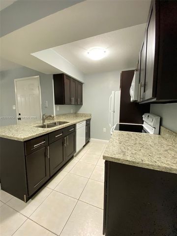 15551 SW 104th Ter 8111, Miami, FL 33196