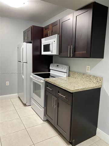 15551 SW 104th Ter 8111, Miami, FL 33196