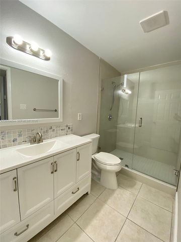 15551 SW 104th Ter 8111, Miami, FL 33196