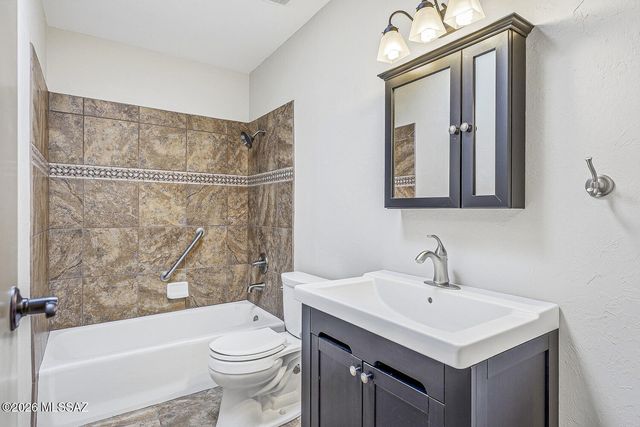 342 E Placita Elegancia, Green Valley, AZ 85614