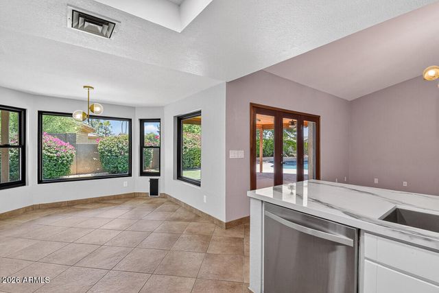 5735 E CAMPO BELLO Drive, Scottsdale, AZ 85254
