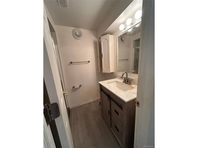 850 W 6th Ave, Broomfield, CO 80020