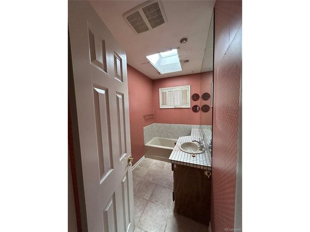 850 W 6th Ave, Broomfield, CO 80020