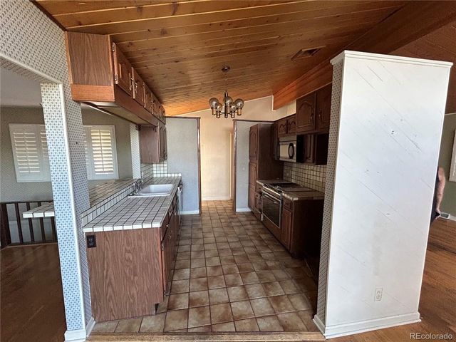 850 W 6th Ave, Broomfield, CO 80020