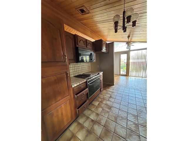850 W 6th Ave, Broomfield, CO 80020