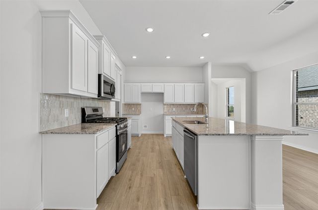 3525 Helena Street, Gainesville, TX 76240