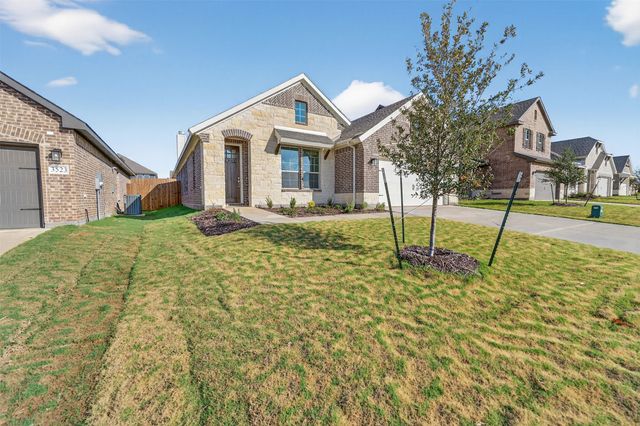 3525 Helena Street, Gainesville, TX 76240