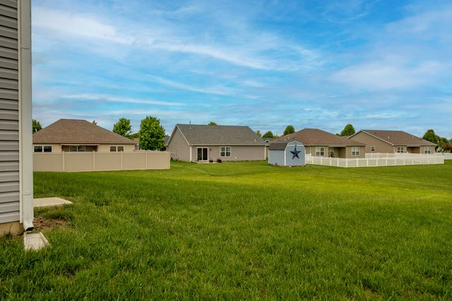 196 Riesling Drive 196 Riesling Drive, Englewood, OH 45322