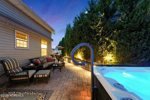 194 Kentucky Way, Freehold, NJ 07728
