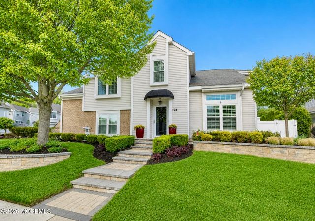 194 Kentucky Way, Freehold, NJ 07728