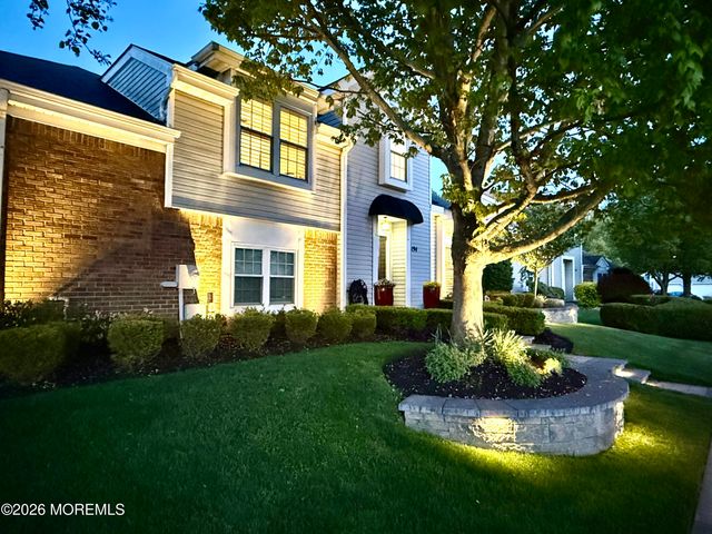 194 Kentucky Way, Freehold, NJ 07728