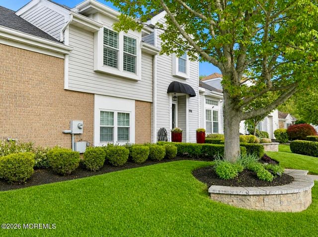 194 Kentucky Way, Freehold, NJ 07728