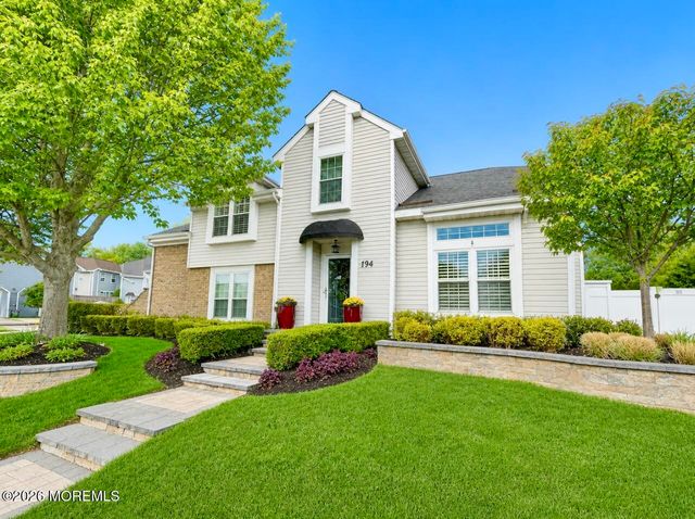 194 Kentucky Way, Freehold, NJ 07728