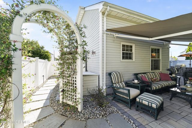 194 Kentucky Way, Freehold, NJ 07728