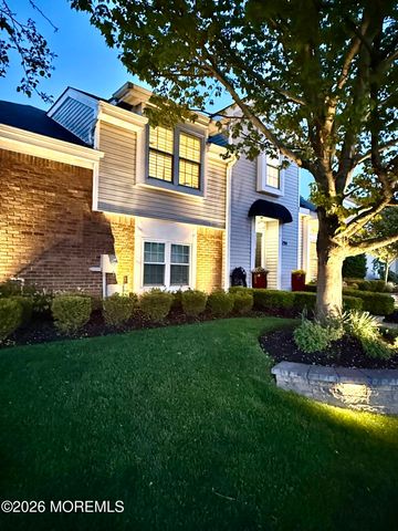 194 Kentucky Way, Freehold, NJ 07728