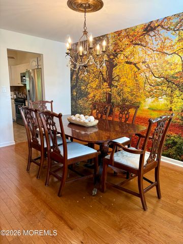 194 Kentucky Way, Freehold, NJ 07728
