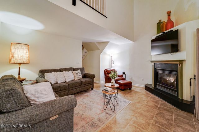 194 Kentucky Way, Freehold, NJ 07728