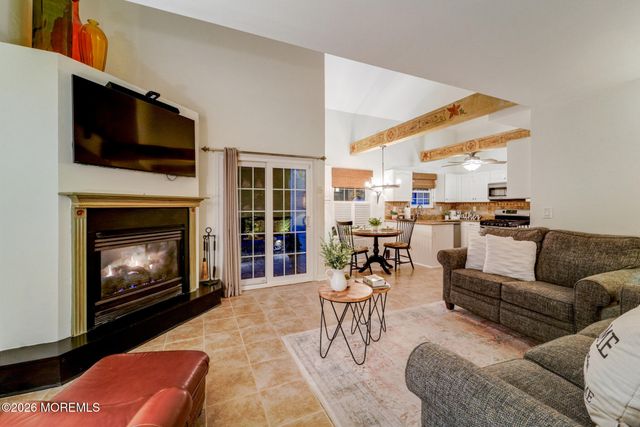 194 Kentucky Way, Freehold, NJ 07728