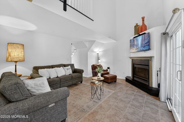 194 Kentucky Way, Freehold, NJ 07728