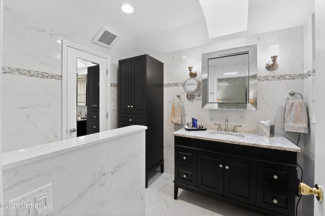 194 Kentucky Way, Freehold, NJ 07728