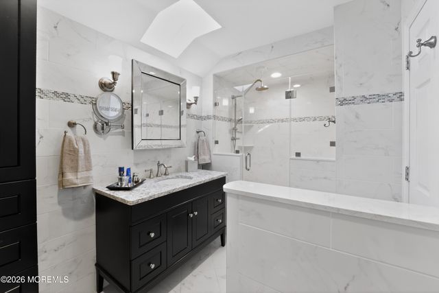 194 Kentucky Way, Freehold, NJ 07728
