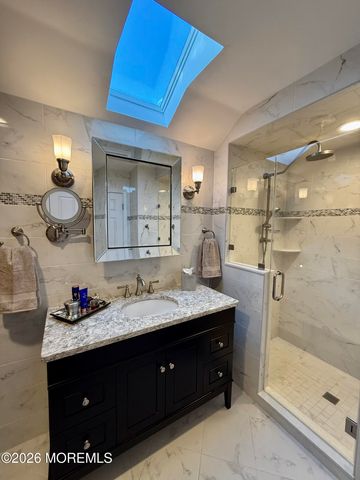 194 Kentucky Way, Freehold, NJ 07728