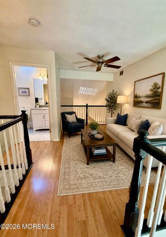 194 Kentucky Way, Freehold, NJ 07728