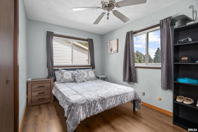 1300 E 20TH Avenue, Milan, IL 61264