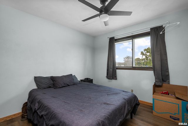 1300 E 20TH Avenue, Milan, IL 61264