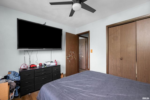 1300 E 20TH Avenue, Milan, IL 61264