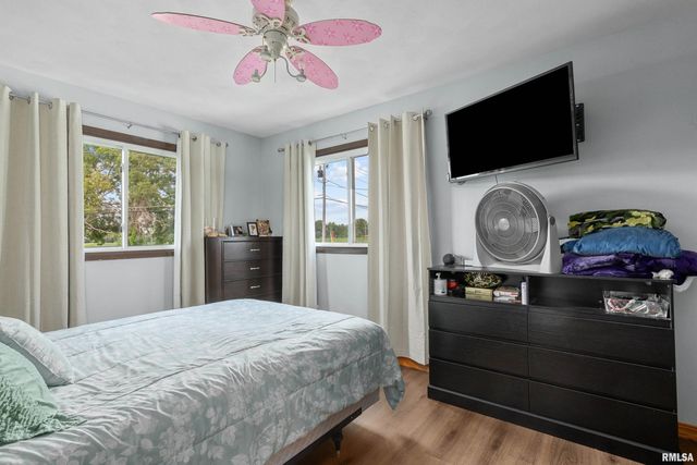 1300 E 20TH Avenue, Milan, IL 61264